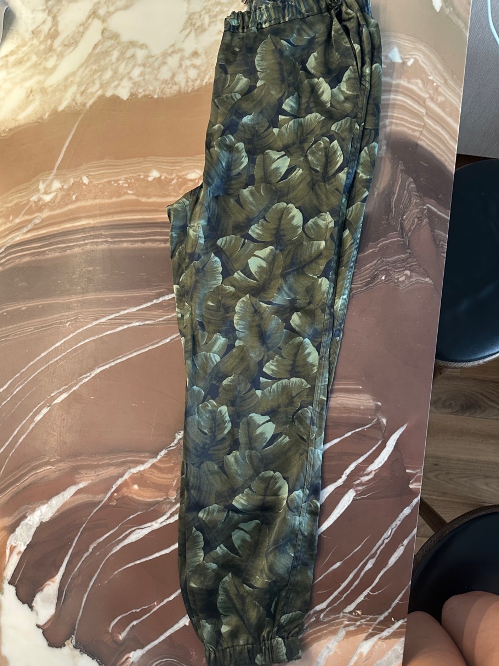 Lanvin Silk Olive Green Leaf-Print Trousers - Picture 4 of 6
